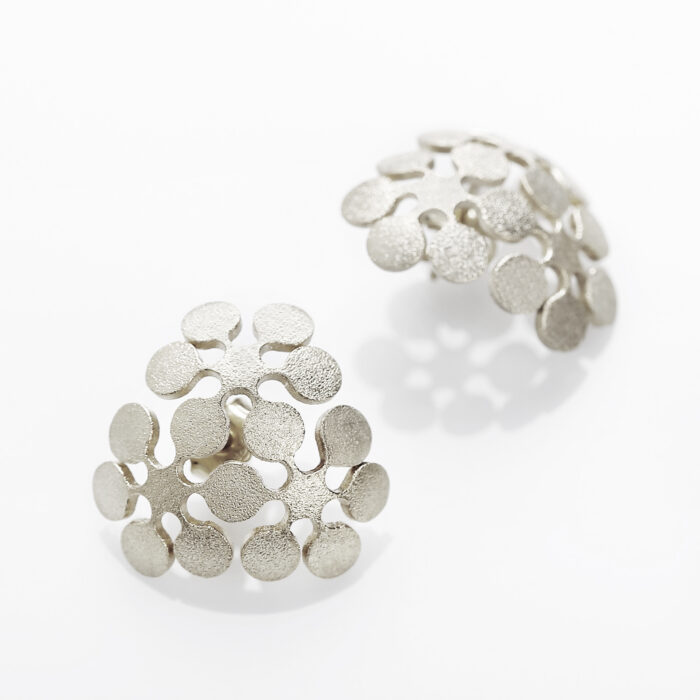 Lumelill trio, hõbe, laserlõige