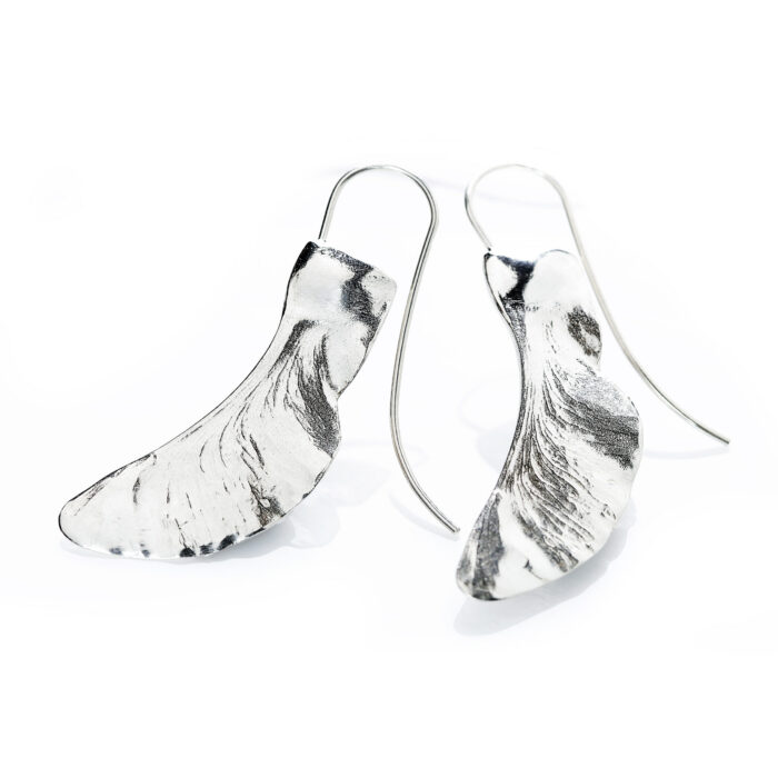 Vahtraninad kõrvarõngad hõbedased