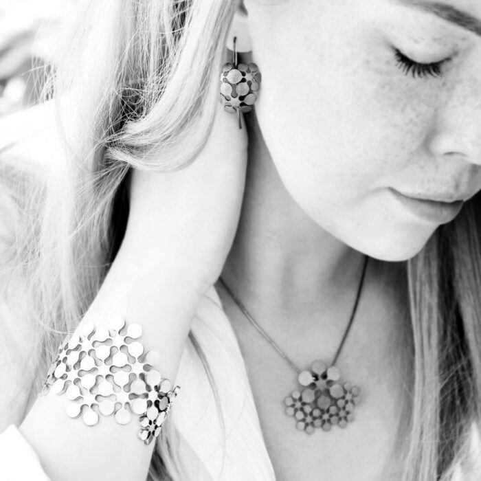 Lumelilled modelliga